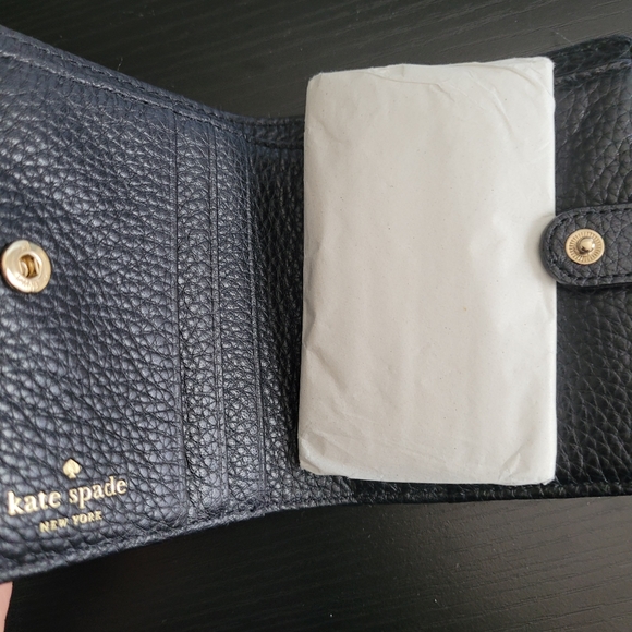 kate spade Black Bifold Wallet like new l-zip - Picture 5 of 10